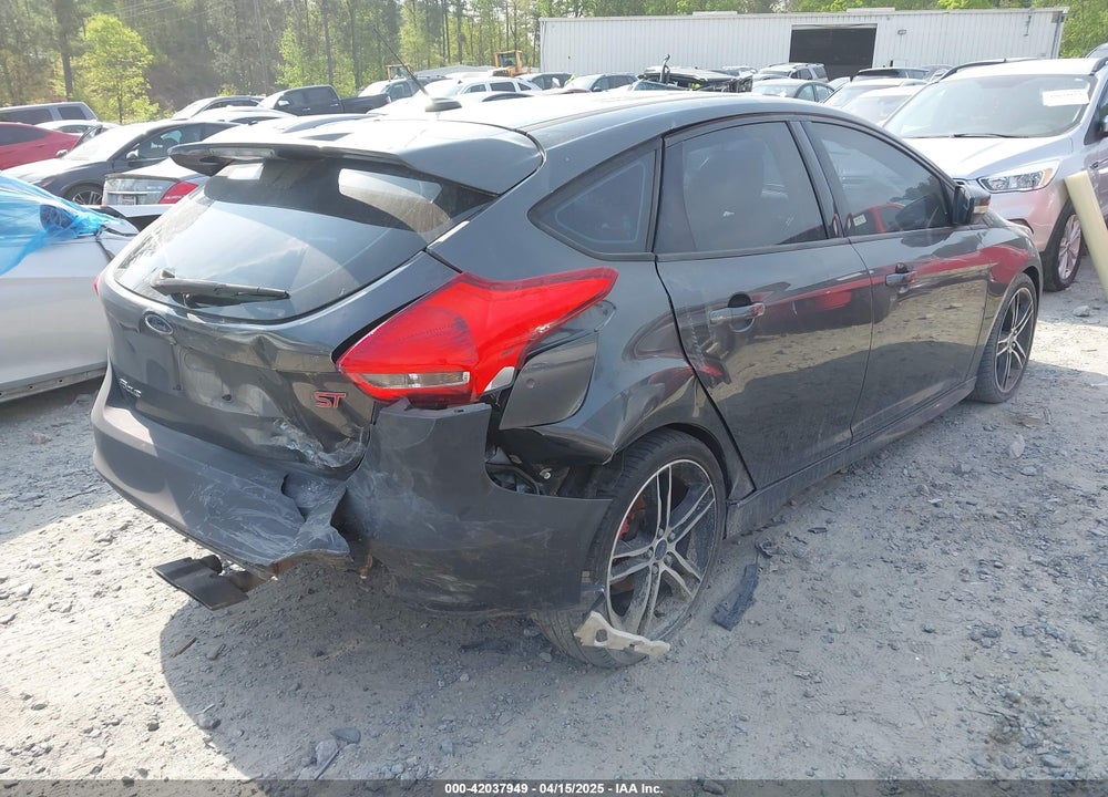 2018 FORD FOCUS VIN: 1FADP3L96JL332250