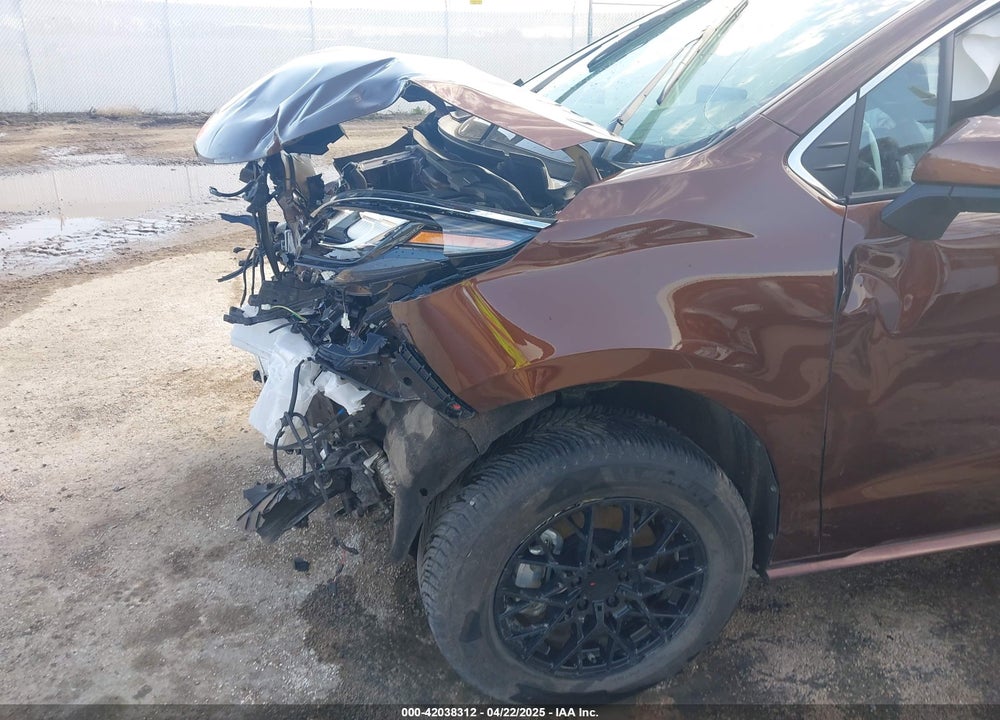 2024 TOYOTA SIENNA XLE VIN: 5TDJSKFC5RS149767