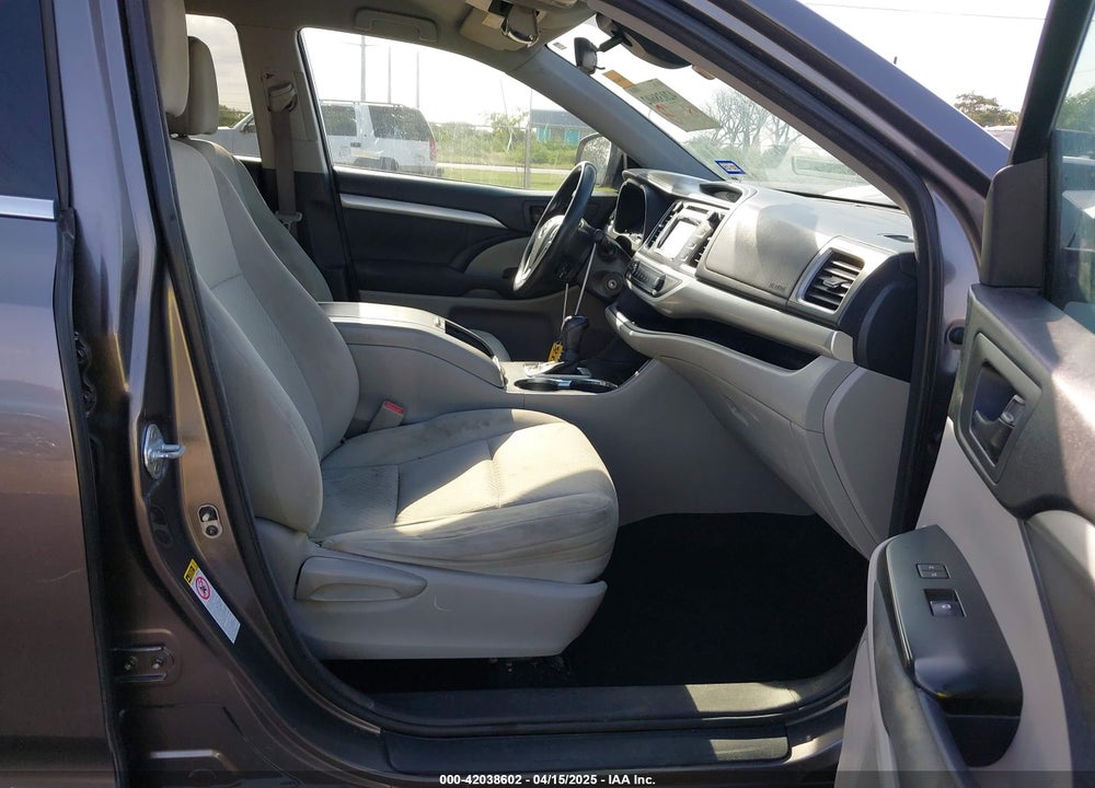 2017 TOYOTA HIGHLANDER LE VIN: 5TDZARFH0HS027259