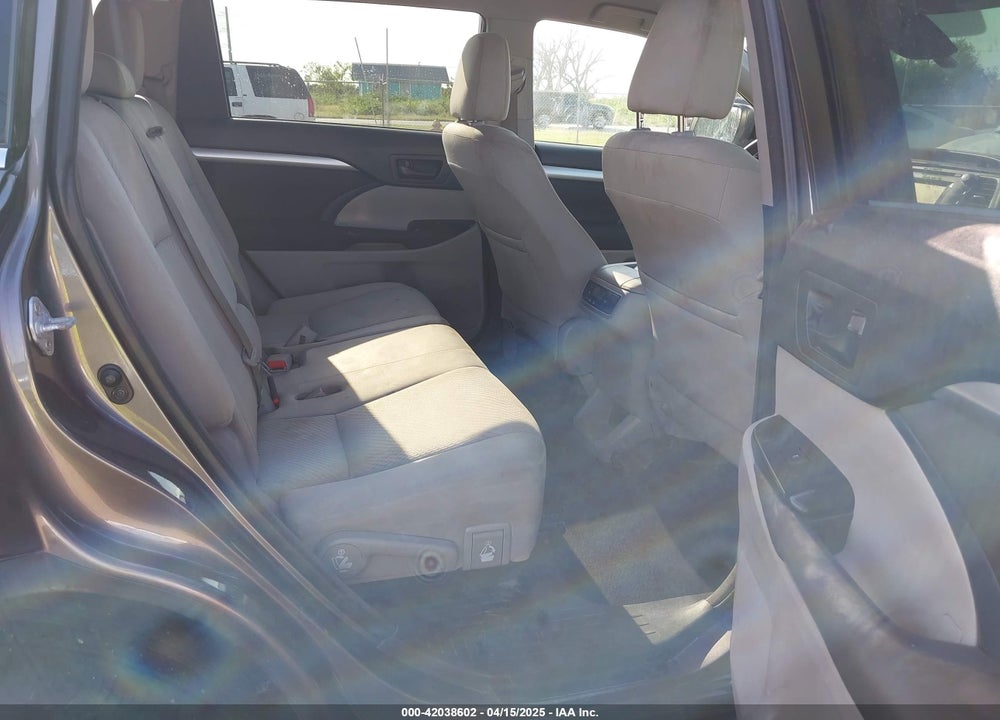 2017 TOYOTA HIGHLANDER LE VIN: 5TDZARFH0HS027259