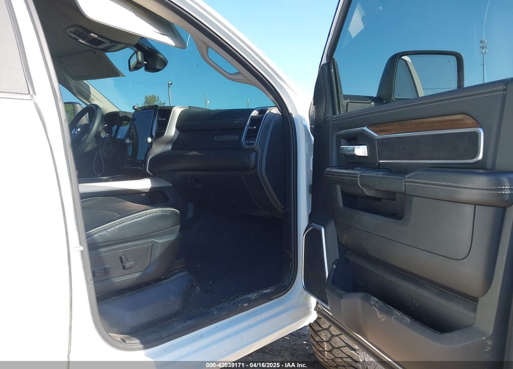 2024 RAM 2500 LAIE  4X4 6'4 BOX VIN: 3C6UR5FL6RG181448
