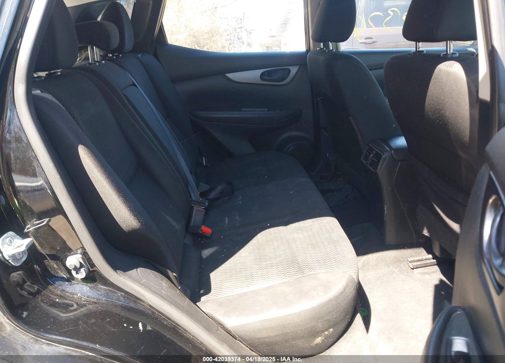 2017 NISSAN ROGUE SPORT S VIN: JN1BJ1CP7HW020567