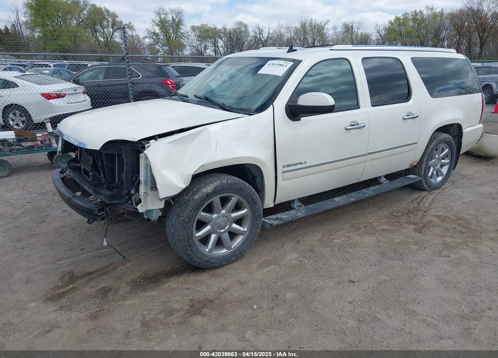 2011 GMC YUKON XL 1500 DENALI VIN: 1GKS2MEF9BR105808