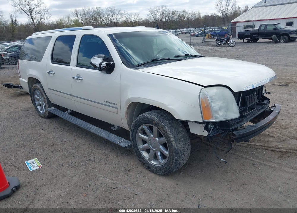 2011 GMC YUKON XL 1500 DENALI VIN: 1GKS2MEF9BR105808
