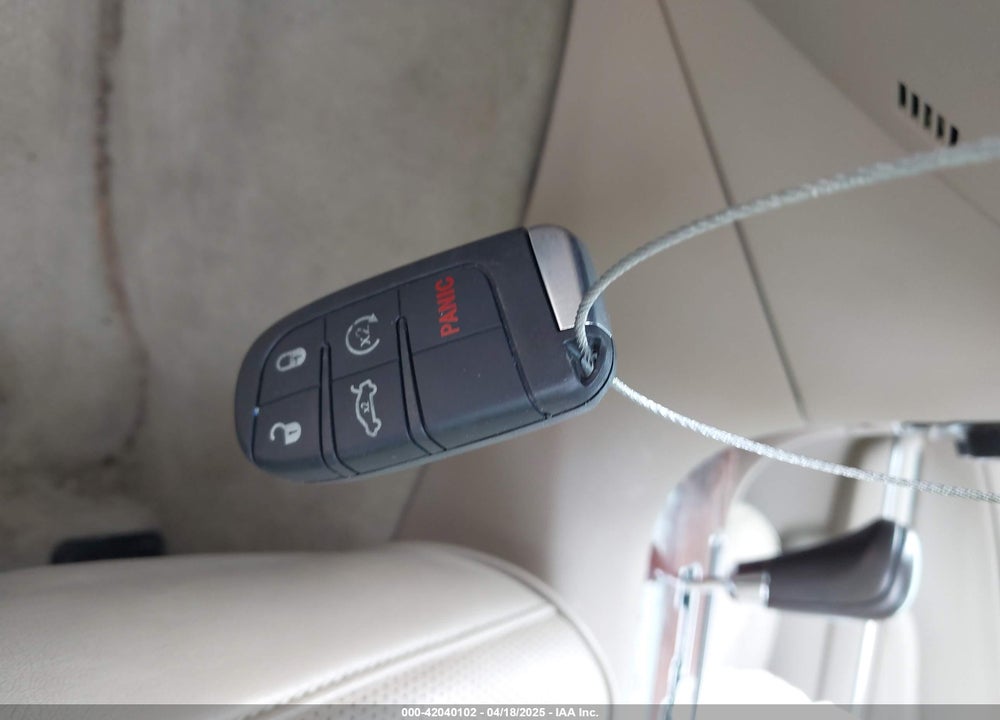 2011 CHRYSLER 300C VIN: 2C3CA6CTXBH516727