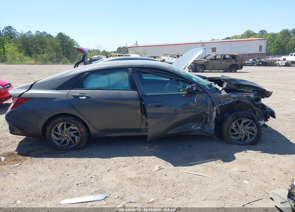 2024 HYUNDAI ELANTRA SEL VIN: KMHLM4DG4RU651049