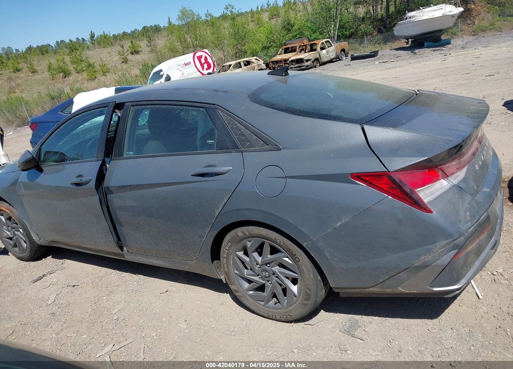 2024 HYUNDAI ELANTRA SEL VIN: KMHLM4DG4RU651049