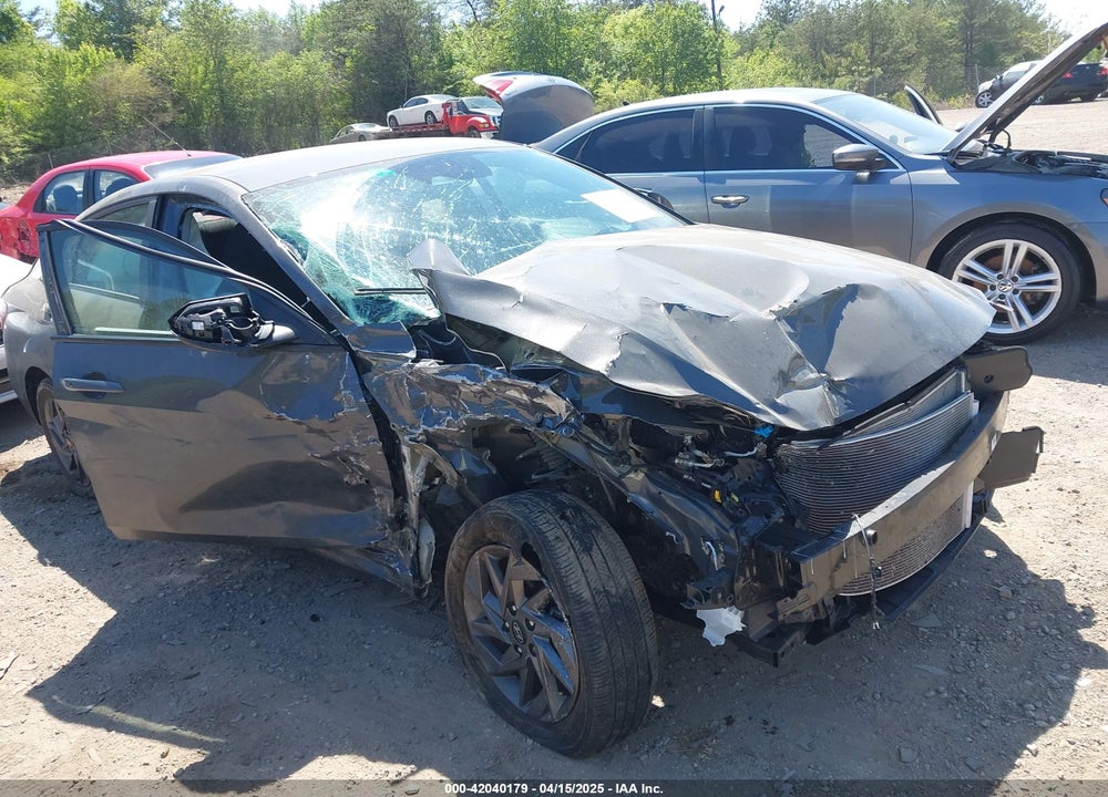 2024 HYUNDAI ELANTRA SEL VIN: KMHLM4DG4RU651049