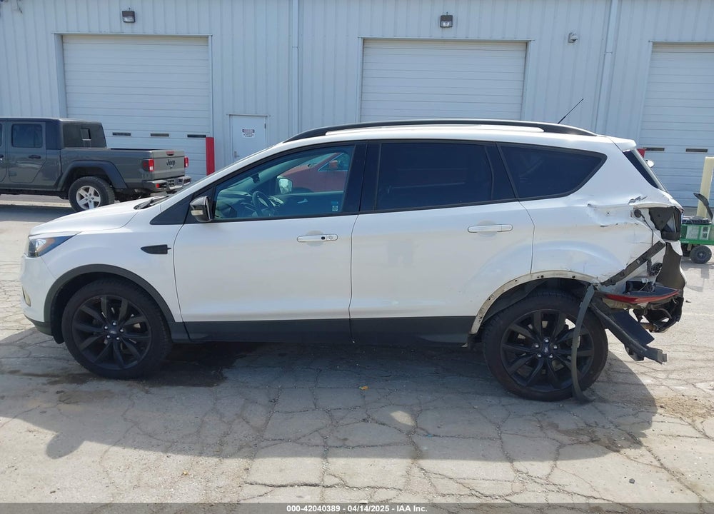 2017 FORD ESCAPE TITANIUM VIN: 1FMCU0JD4HUB50230