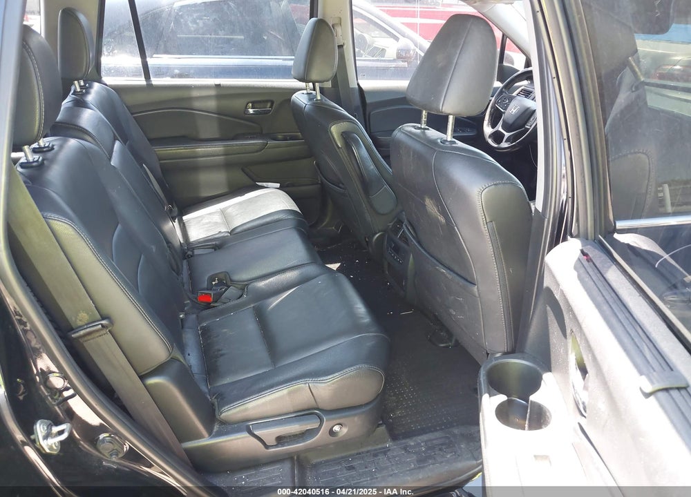 2019 HONDA PILOT VIN: 5FNYF5H56KB042918