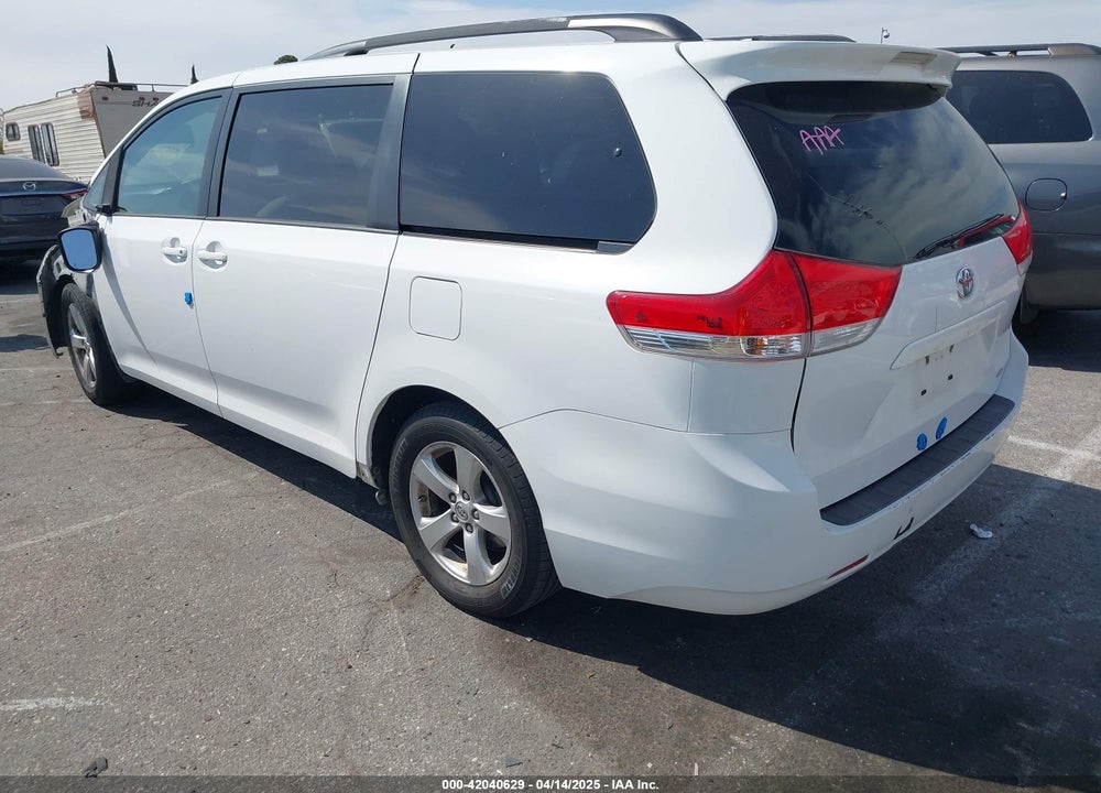 2013 TOYOTA SIENNA LE V6 8 PASSENGER VIN: 5TDKK3DC0DS316848