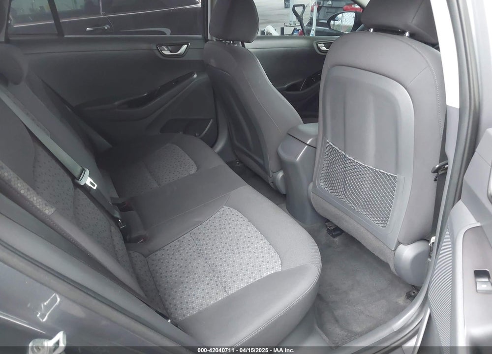 2019 HYUNDAI IONIQ VIN: KMHC65LC0KU160157