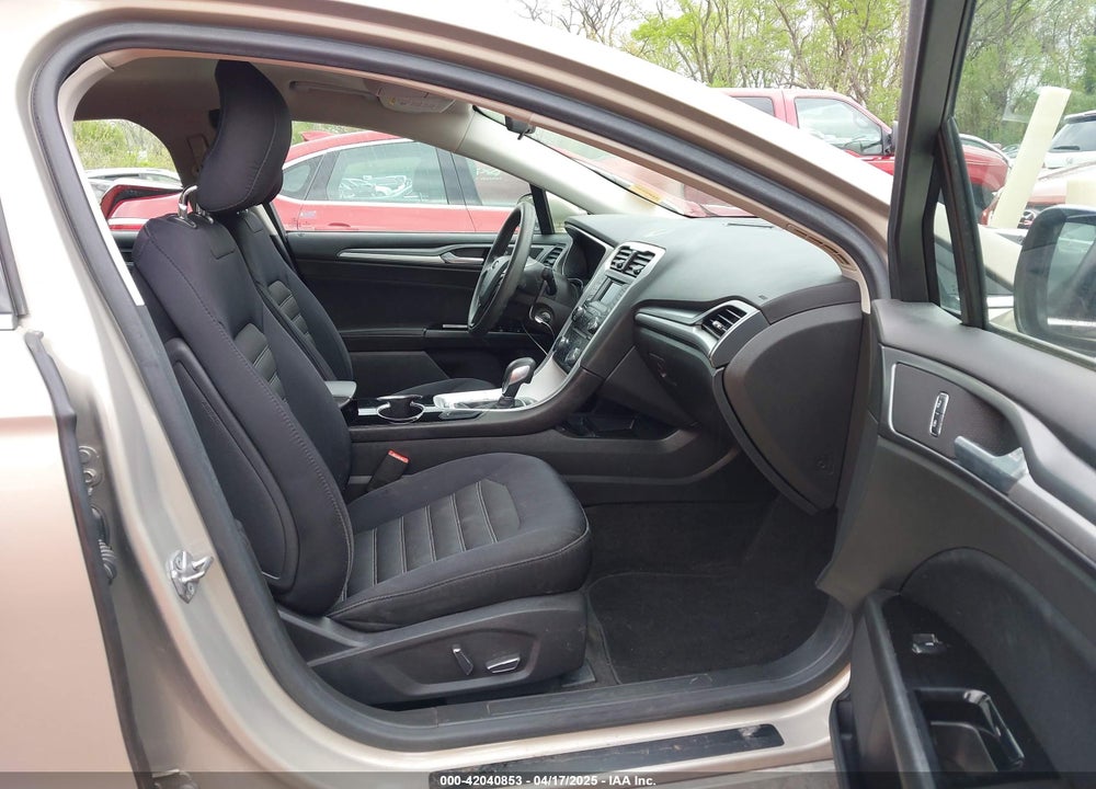 2015 FORD FUSION SE VIN: 3FA6P0H74FR127436