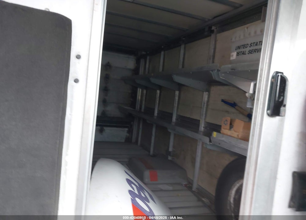 2014 ISUZU COMMERCIAL VAN VIN: JALB4T178E7W00367