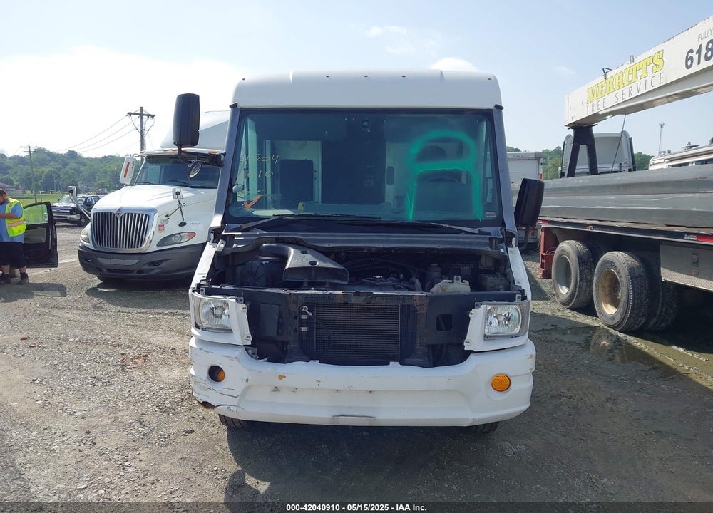 2014 ISUZU COMMERCIAL VAN VIN: JALB4T178E7W00367