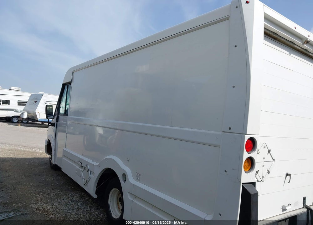 2014 ISUZU COMMERCIAL VAN VIN: JALB4T178E7W00367