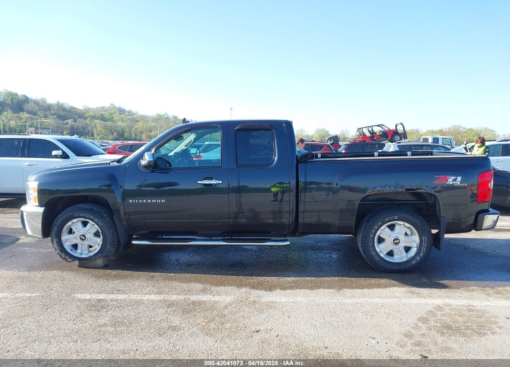 2013 CHEVROLET SILVERADO 1500 VIN: 1GCRKSE76DZ175972