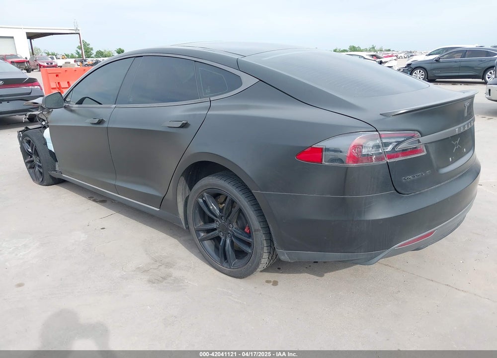 2015 TESLA MODEL S VIN: 5YJSA4H26FFP74220