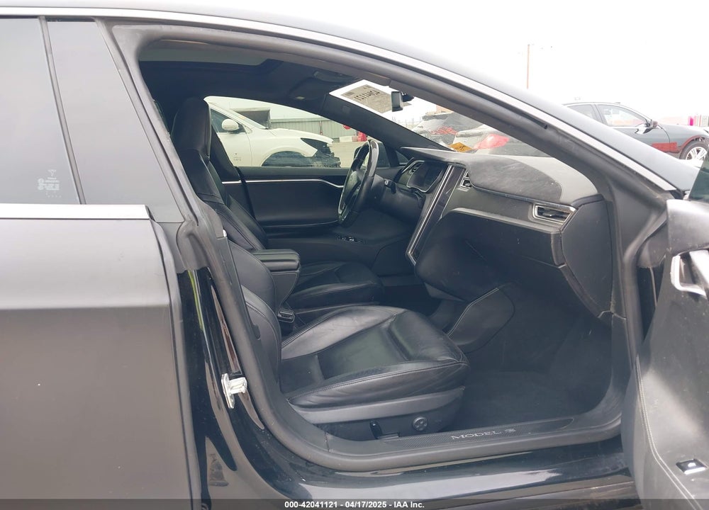 2015 TESLA MODEL S VIN: 5YJSA4H26FFP74220