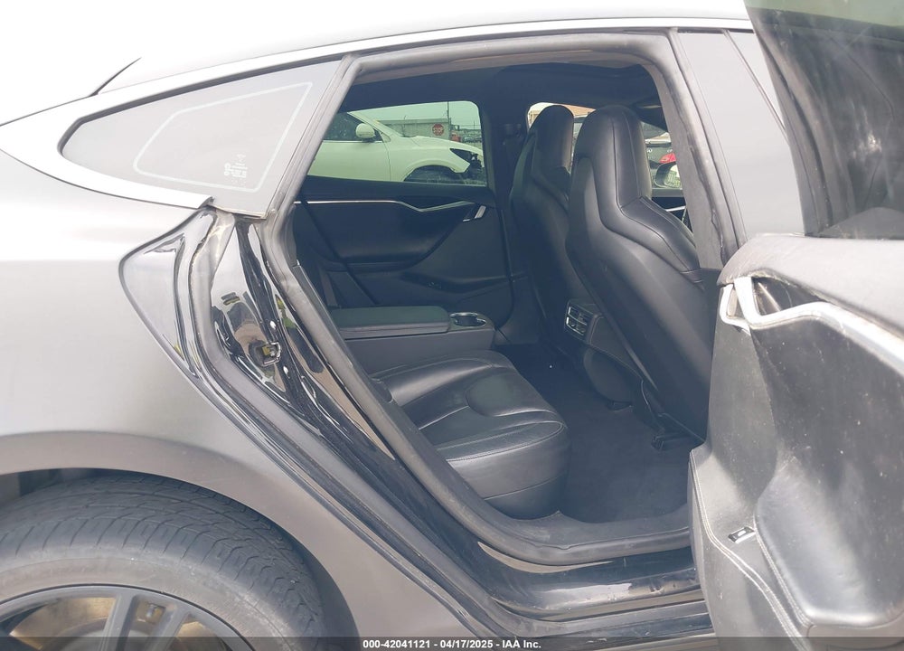 2015 TESLA MODEL S VIN: 5YJSA4H26FFP74220