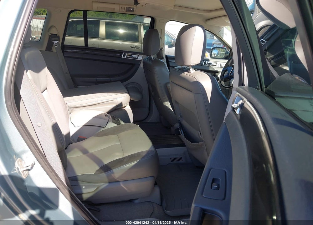2008 CHRYSLER PACIFICA VIN: 2A8GM68X08R609025
