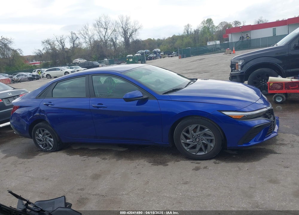 2024 HYUNDAI ELANTRA VIN: KMHLM4DG9RU657512