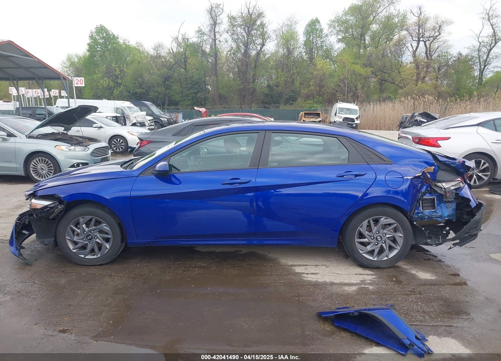 2024 HYUNDAI ELANTRA VIN: KMHLM4DG9RU657512