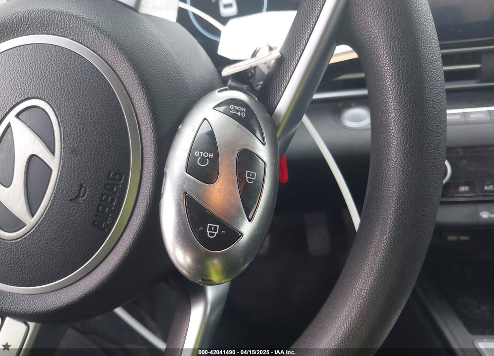 2024 HYUNDAI ELANTRA VIN: KMHLM4DG9RU657512