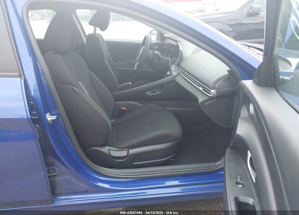 2024 HYUNDAI ELANTRA VIN: KMHLM4DG9RU657512