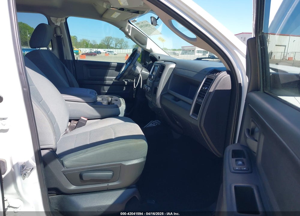 2017 RAM 1500 VIN: 3C6RR6KTXHG573008