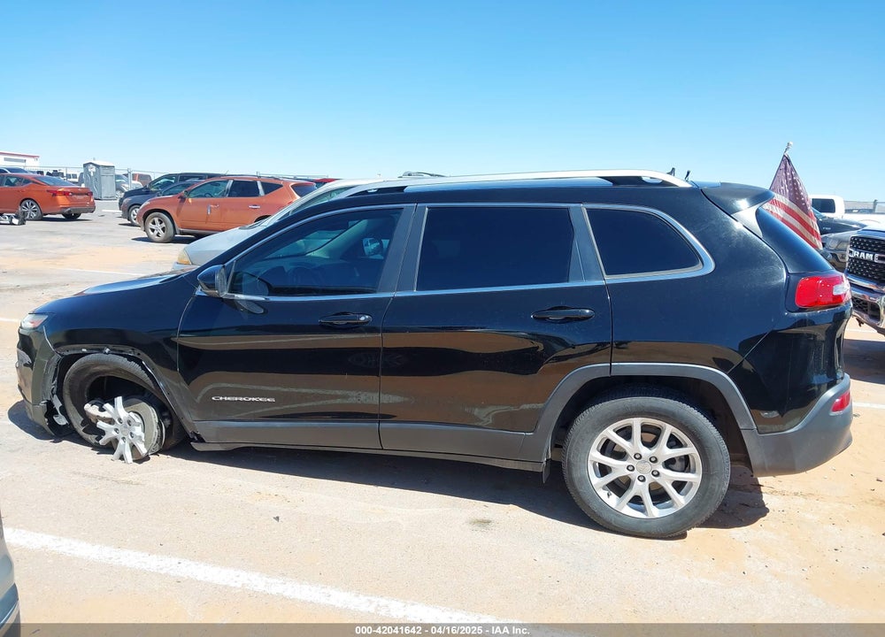2017 JEEP CHEROKEE VIN: 1C4PJLCB4HW586821