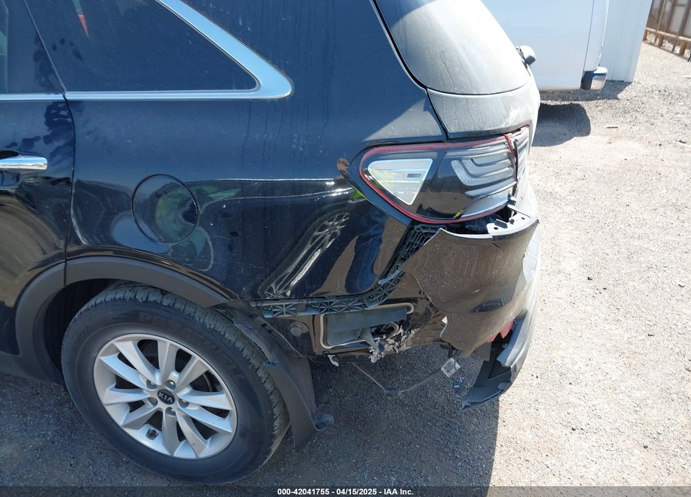 2019 KIA SORENTO 2.4L LX VIN: 5XYPGDA32KG437294