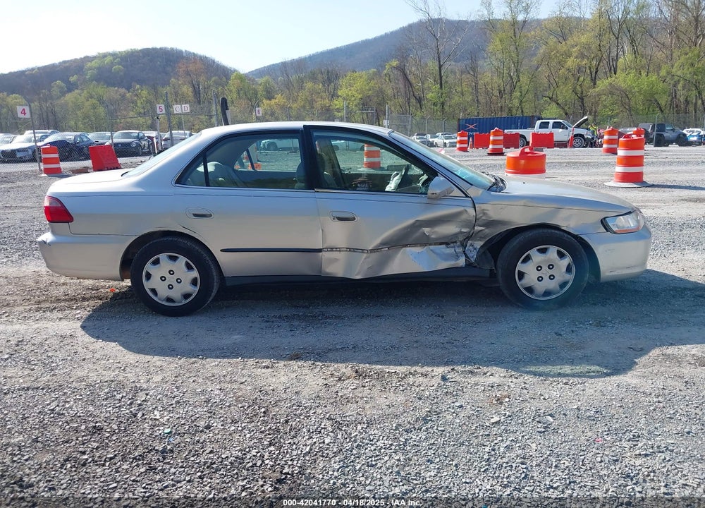 1998 HONDA ACCORD VIN: 1HGCG5644WA144610
