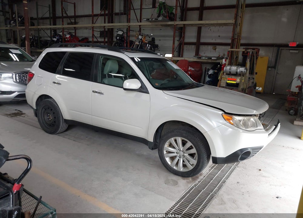 2013 SUBARU FORESTER 2.5X PREMIUM VIN: JF2SHADC6DG418539