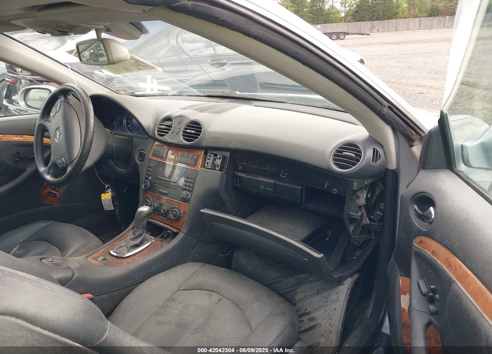 2005 MERCEDES-BENZ CLK 320 VIN: WDBTK65J05F144405