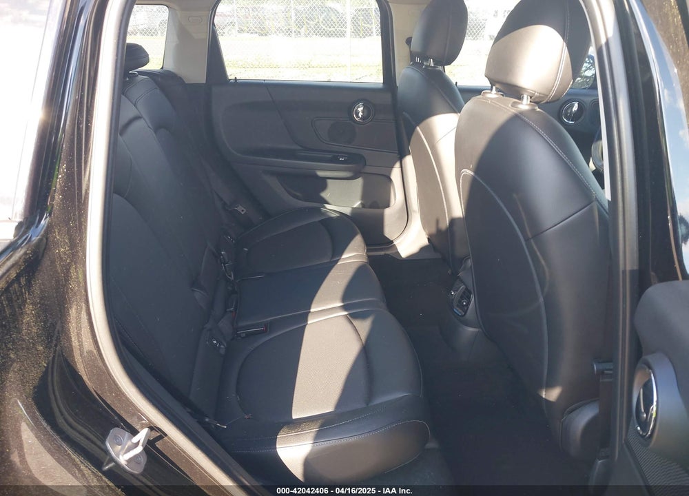 2017 MINI COUNTRYMAN VIN: WMZYS7C31H3E06605