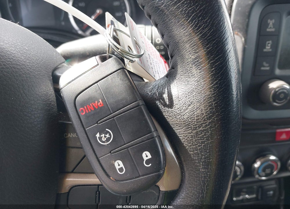 2016 JEEP RENEGADE VIN: ZACCJBBT4GPE06560