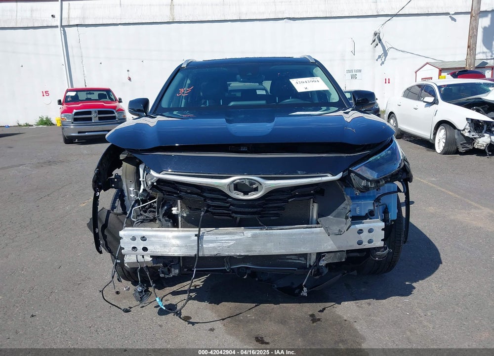 2023 TOYOTA HIGHLANDER XLE VIN: 5TDKDRAHXPS010127