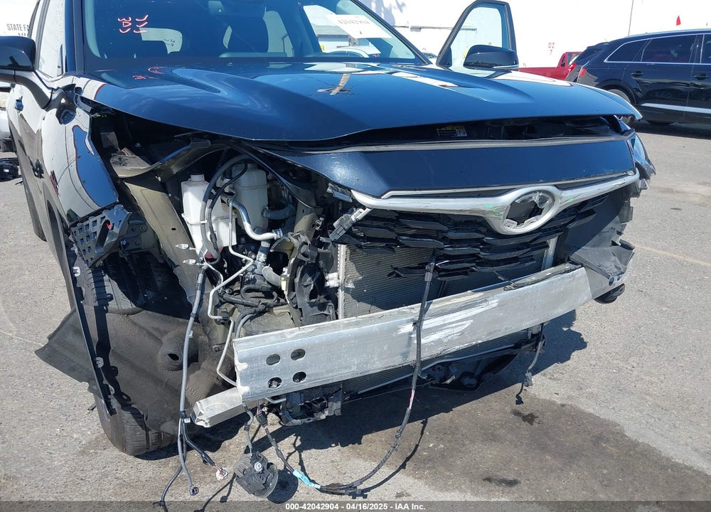 2023 TOYOTA HIGHLANDER XLE VIN: 5TDKDRAHXPS010127
