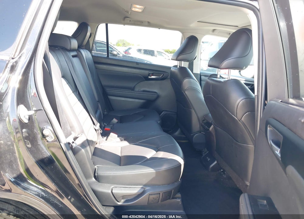 2023 TOYOTA HIGHLANDER XLE VIN: 5TDKDRAHXPS010127