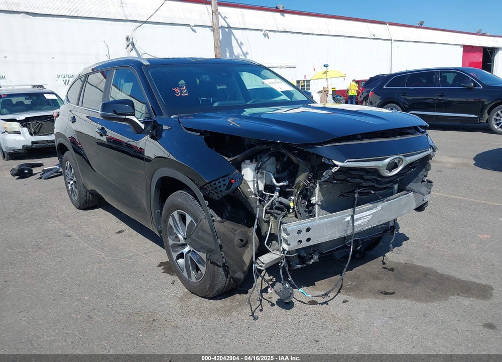 2023 TOYOTA HIGHLANDER XLE VIN: 5TDKDRAHXPS010127