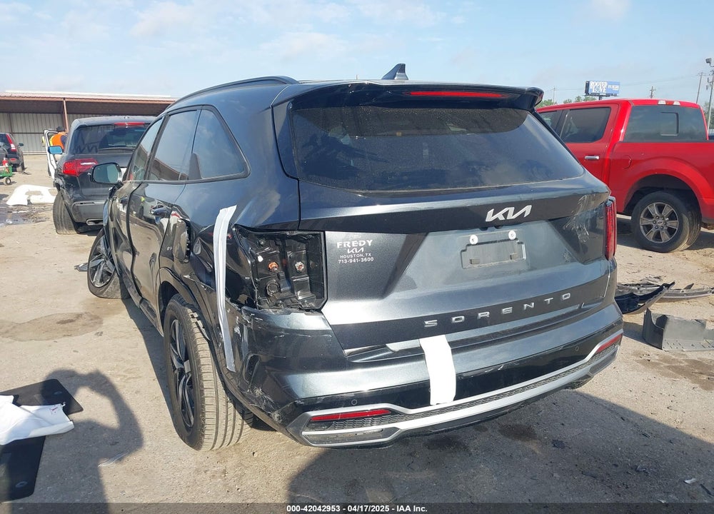 2022 KIA SORENTO VIN: 5XYRL4LC6NG118017