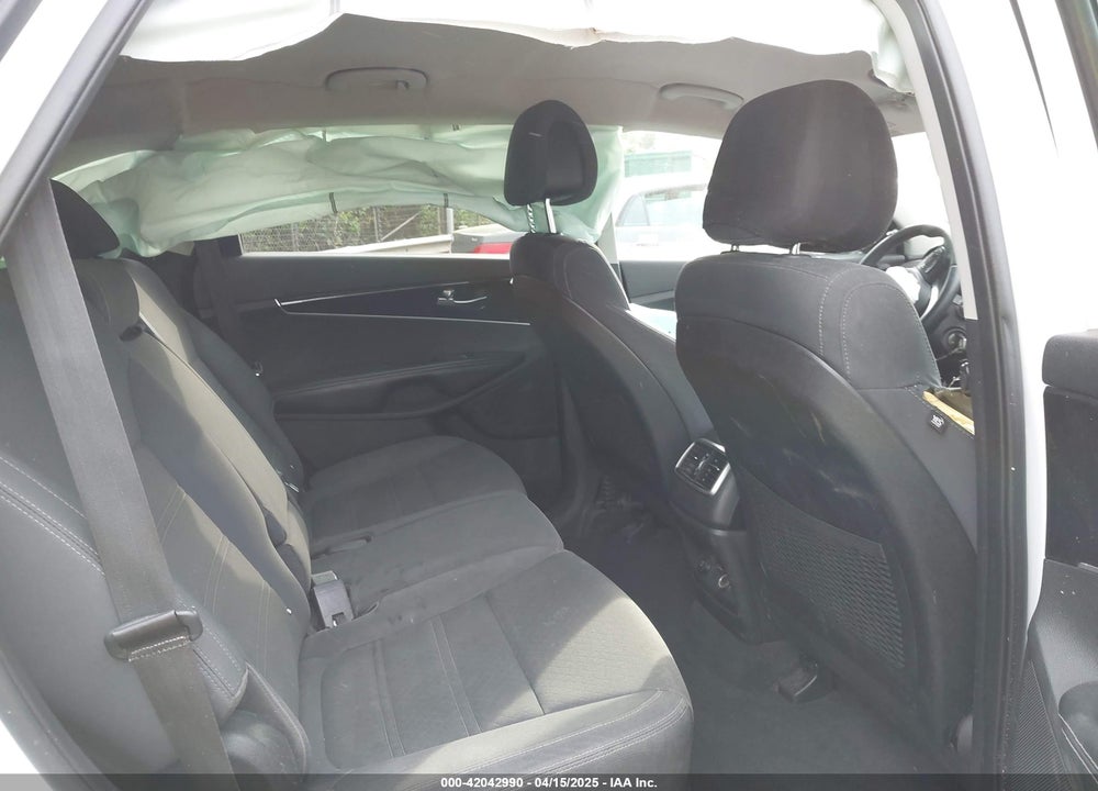 2016 KIA SORENTO 2.4L LX VIN: 5XYPG4A37GG089824