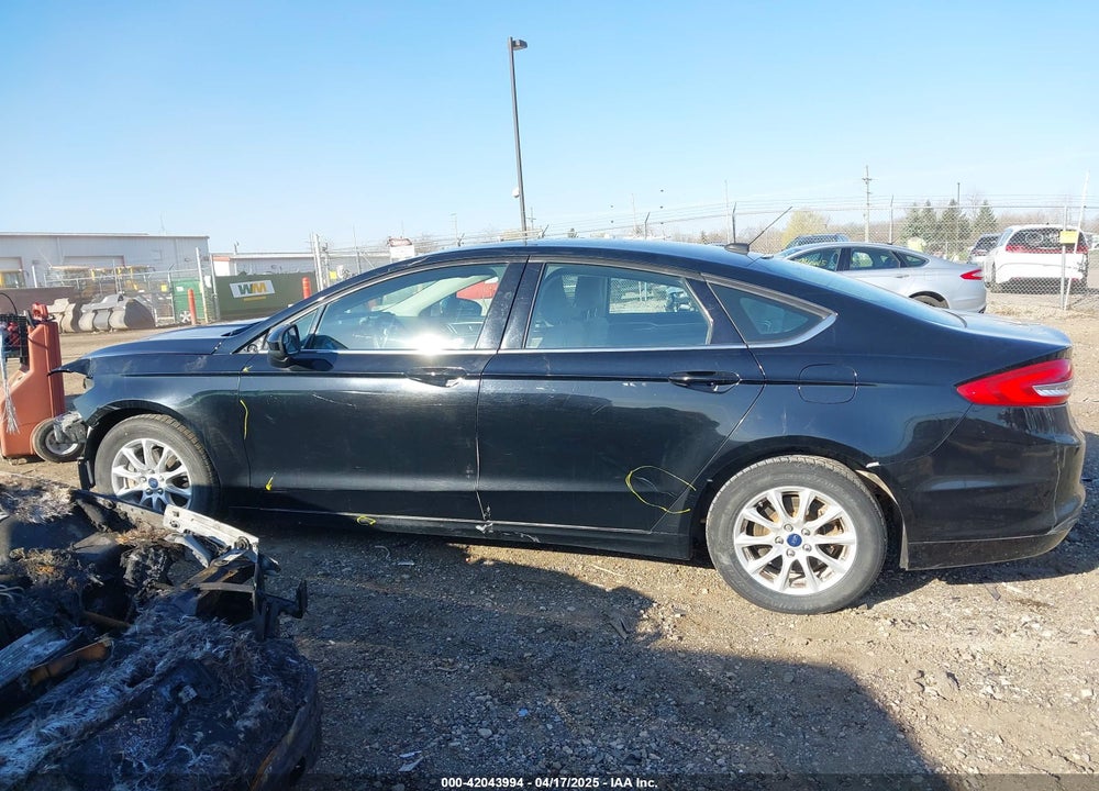 2017 FORD FUSION S VIN: 3FA6P0G72HR241293