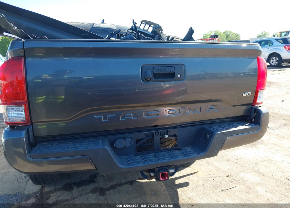 2017 TOYOTA TACOMA VIN: 3TMDZ5BN8HM030014