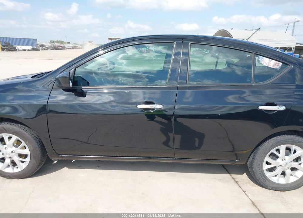 2018 NISSAN VERSA 1.6 SV VIN: 3N1CN7AP2JL871301