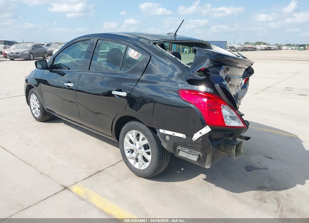 2018 NISSAN VERSA 1.6 SV VIN: 3N1CN7AP2JL871301