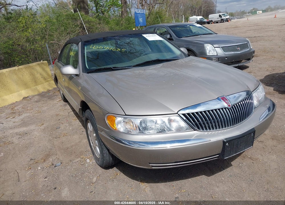 2000 LINCOLN CONTINENTAL VIN: 1LNHM97V1YY865971