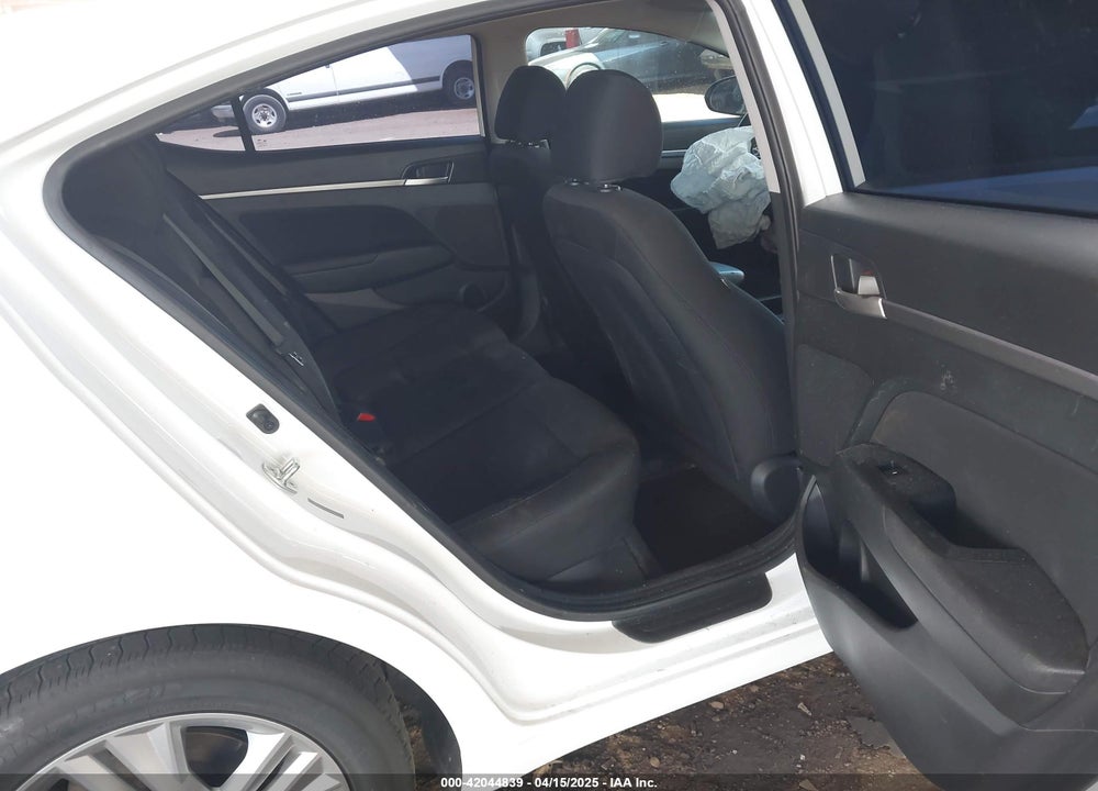 2020 HYUNDAI ELANTRA VIN: 5NPD84LF6LH559156