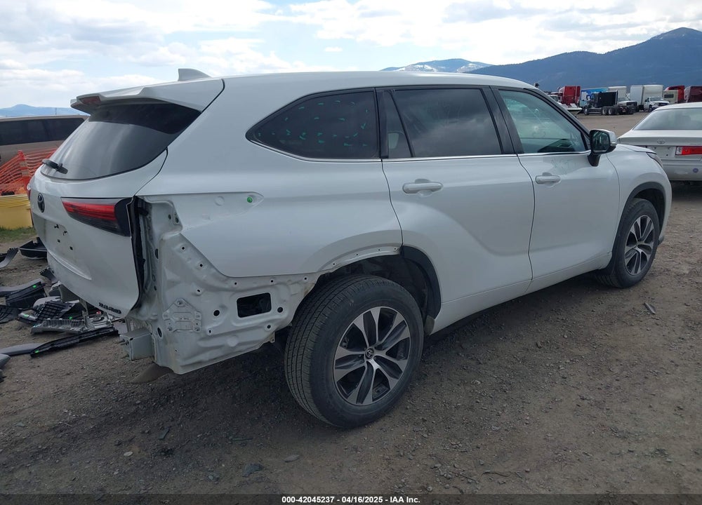 2022 TOYOTA HIGHLANDER VIN: 5TDGZRBHXNS234405